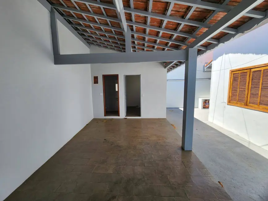 Foto 2 de Casa com 2 quartos à venda, 300m2 em Sao Pedro - SP