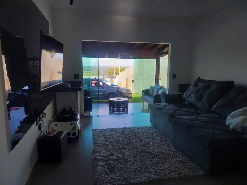 Foto 2 de Casa com 3 quartos à venda, 690m2 em Sao Pedro - SP