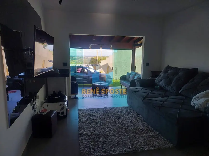 Foto 2 de Casa com 3 quartos à venda, 690m2 em Sao Pedro - SP