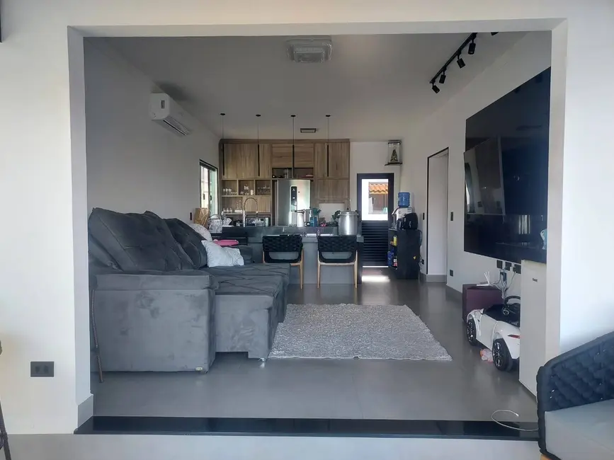 Foto 3 de Casa com 3 quartos à venda, 690m2 em Sao Pedro - SP