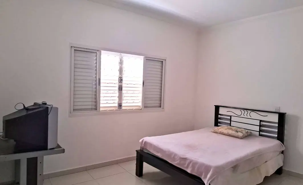 Foto 6 de Casa com 2 quartos à venda, 1000m2 em Sao Pedro - SP