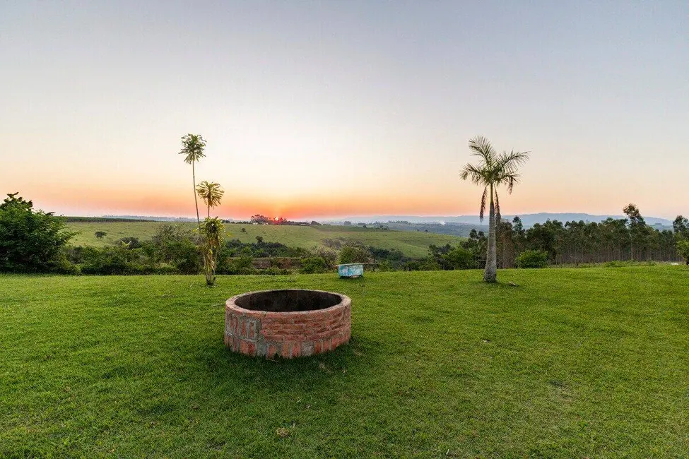 Foto 2 de Sítio / Rancho com 6 quartos à venda, 14m2 em Sao Pedro - SP