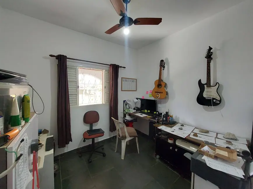 Foto 4 de Casa com 3 quartos à venda, 1000m2 em Sao Pedro - SP