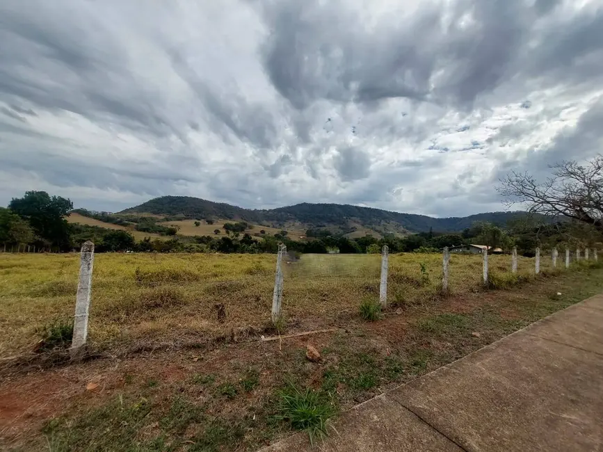 Foto 1 de Terreno / Lote à venda, 10000m2 em Sao Pedro - SP