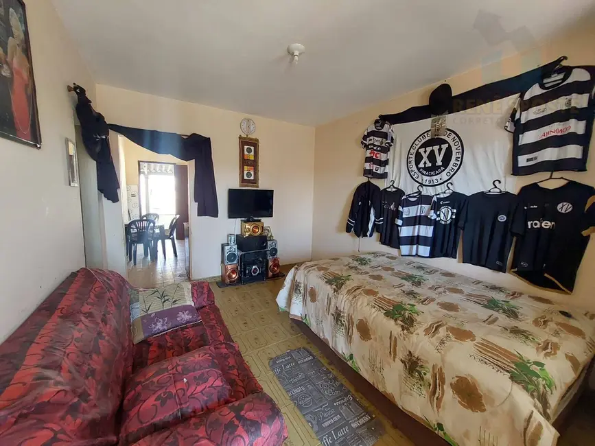 Foto 2 de Casa com 2 quartos à venda, 250m2 em Sao Pedro - SP