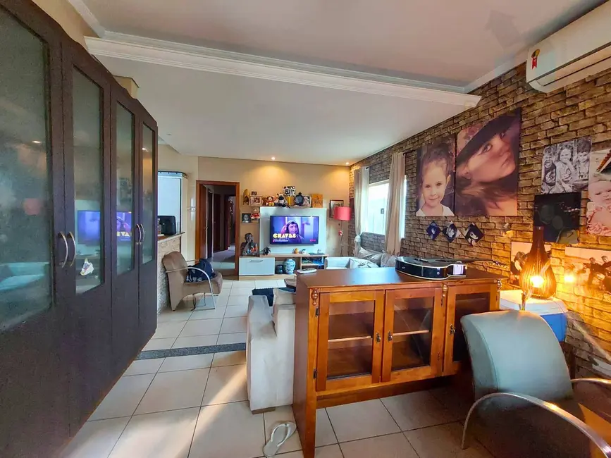 Foto 3 de Casa com 3 quartos à venda, 303m2 em Sao Pedro - SP