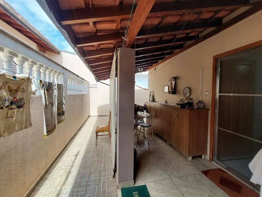 Foto 9 de Casa com 2 quartos à venda, 300m2 em Sao Pedro - SP