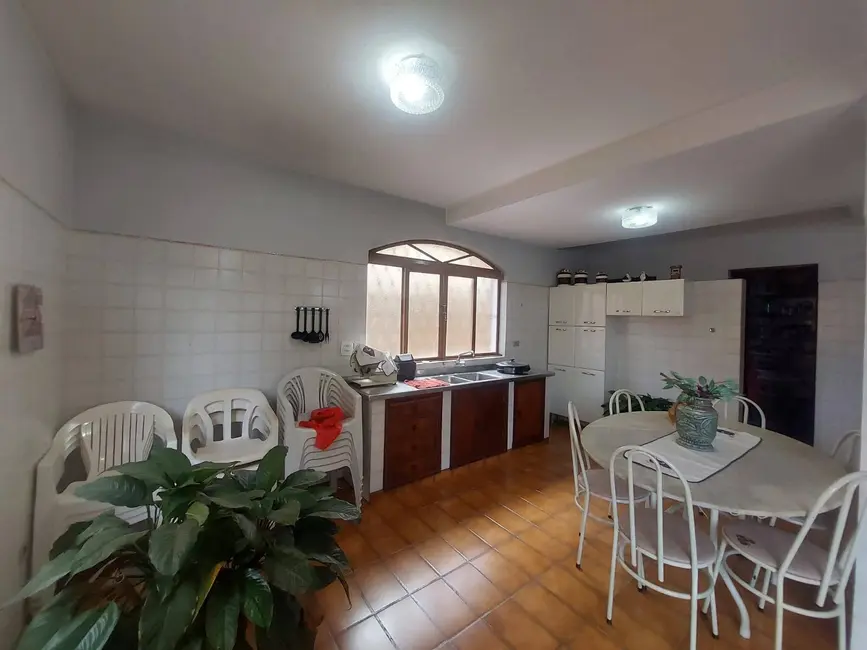 Foto 5 de Casa com 3 quartos à venda e para alugar, 643m2 em Sao Pedro - SP