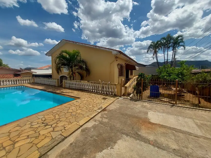 Foto 1 de Casa com 3 quartos à venda e para alugar, 643m2 em Sao Pedro - SP