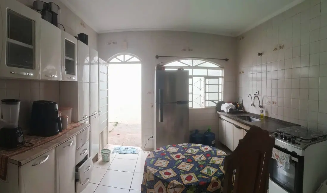 Foto 3 de Casa com 3 quartos à venda, 300m2 em Sao Pedro - SP