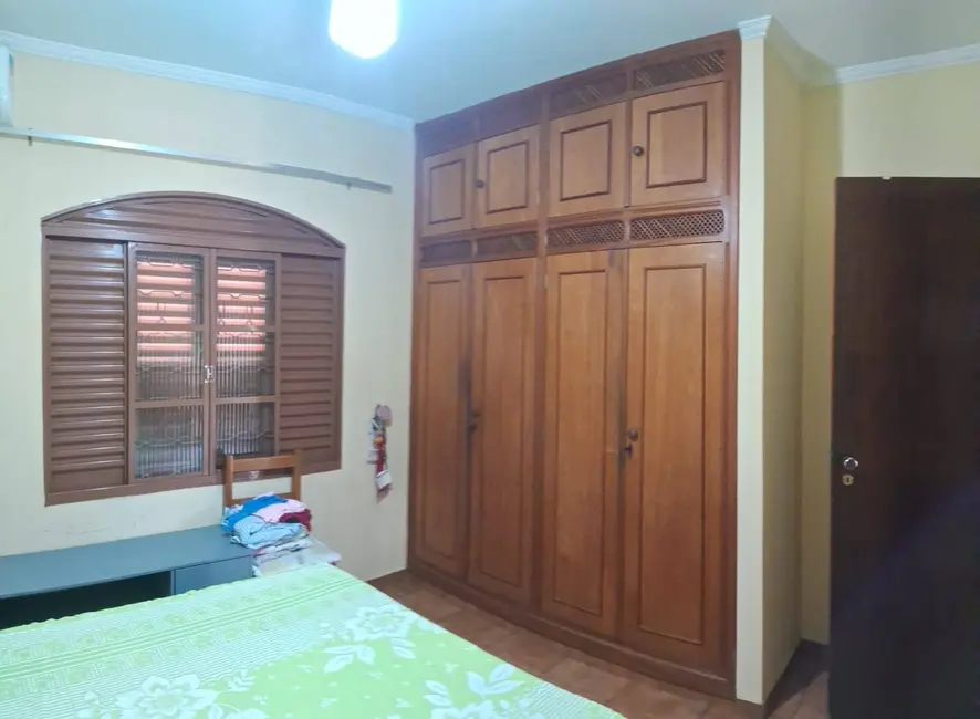 Foto 9 de Casa com 2 quartos à venda, 390m2 em Sao Pedro - SP