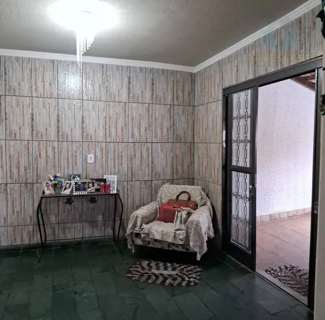 Foto 3 de Casa com 2 quartos à venda, 200m2 em Sao Pedro - SP