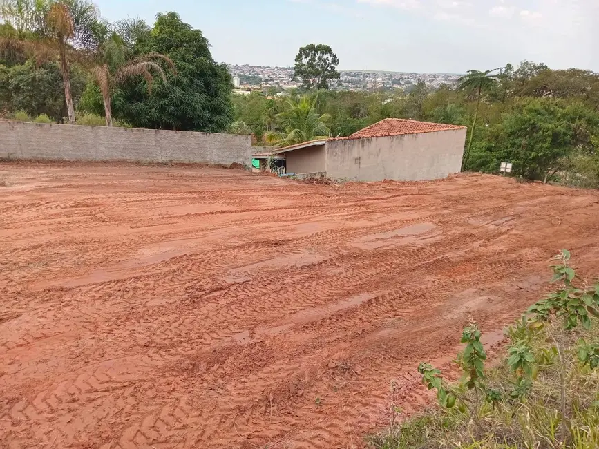 Foto 1 de Terreno / Lote à venda, 448m2 em Sao Pedro - SP