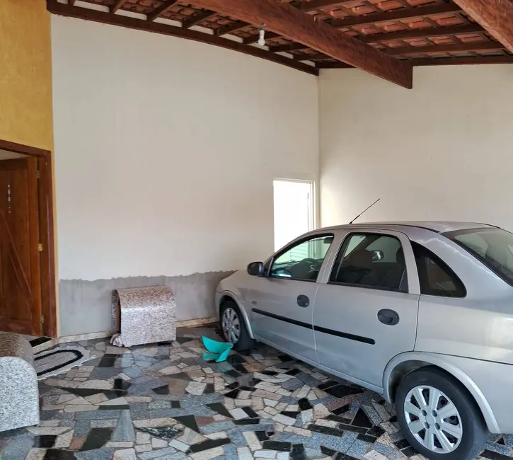 Foto 2 de Casa com 2 quartos à venda, 260m2 em Sao Pedro - SP