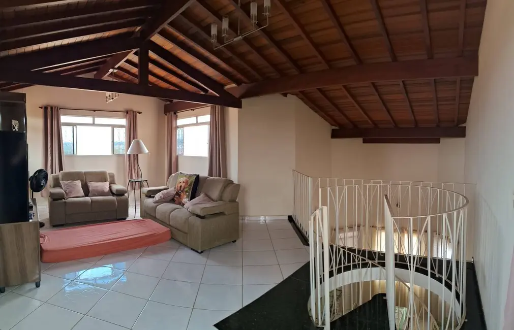 Foto 4 de Casa com 2 quartos à venda, 260m2 em Sao Pedro - SP