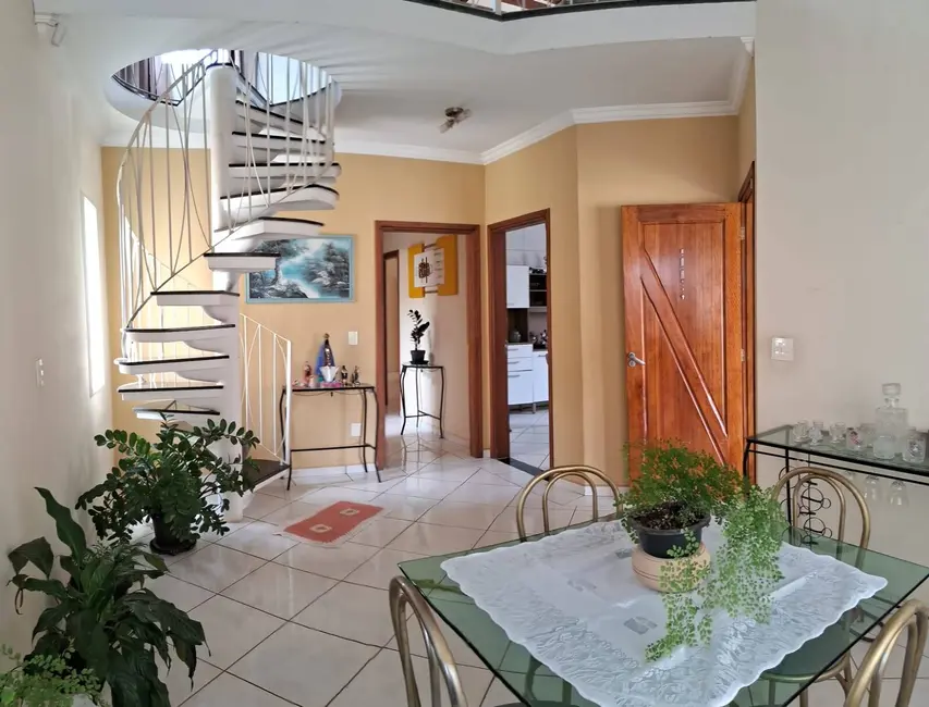 Foto 1 de Casa com 2 quartos à venda, 260m2 em Sao Pedro - SP