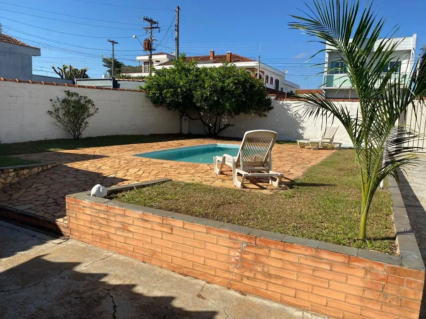 Foto 3 de Casa com 1 quarto à venda, 208m2 em Sao Pedro - SP