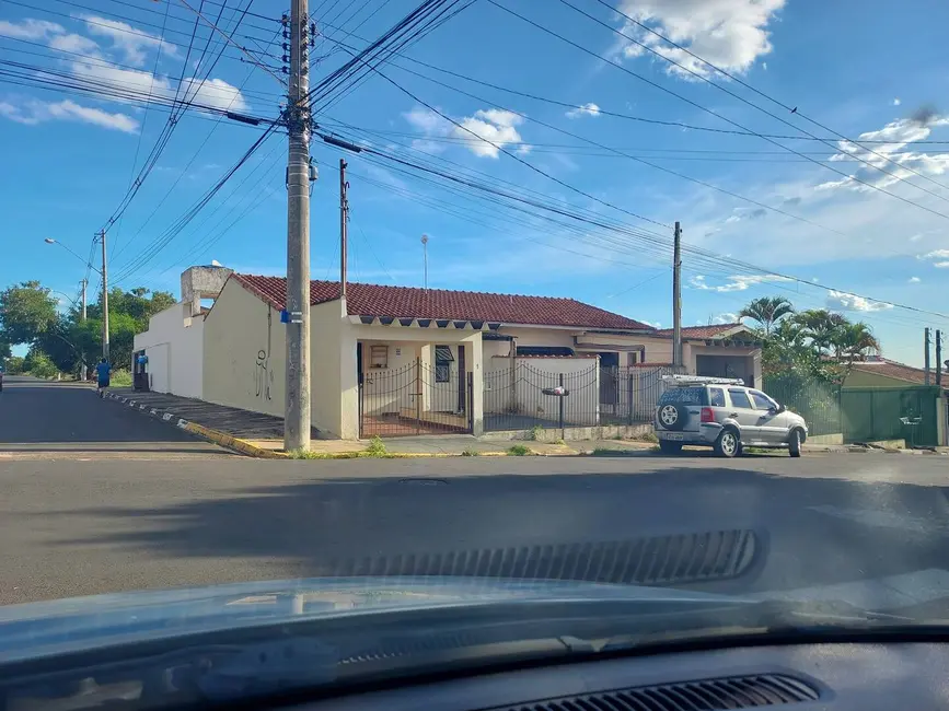 Casa com 5 quartos à venda, 300m2 em Sao Pedro - SP - imagem 2 Foto 2 de Casa com 5 quartos à venda, 300m2 em Sao Pedro - SP