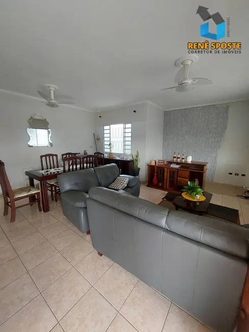 Foto 2 de Casa com 3 quartos à venda, 445m2 em Sao Pedro - SP