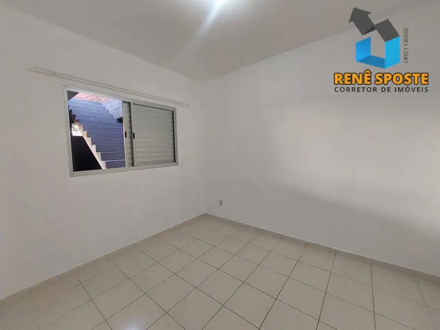 Foto 9 de Casa com 2 quartos para alugar, 160m2 em Sao Pedro - SP