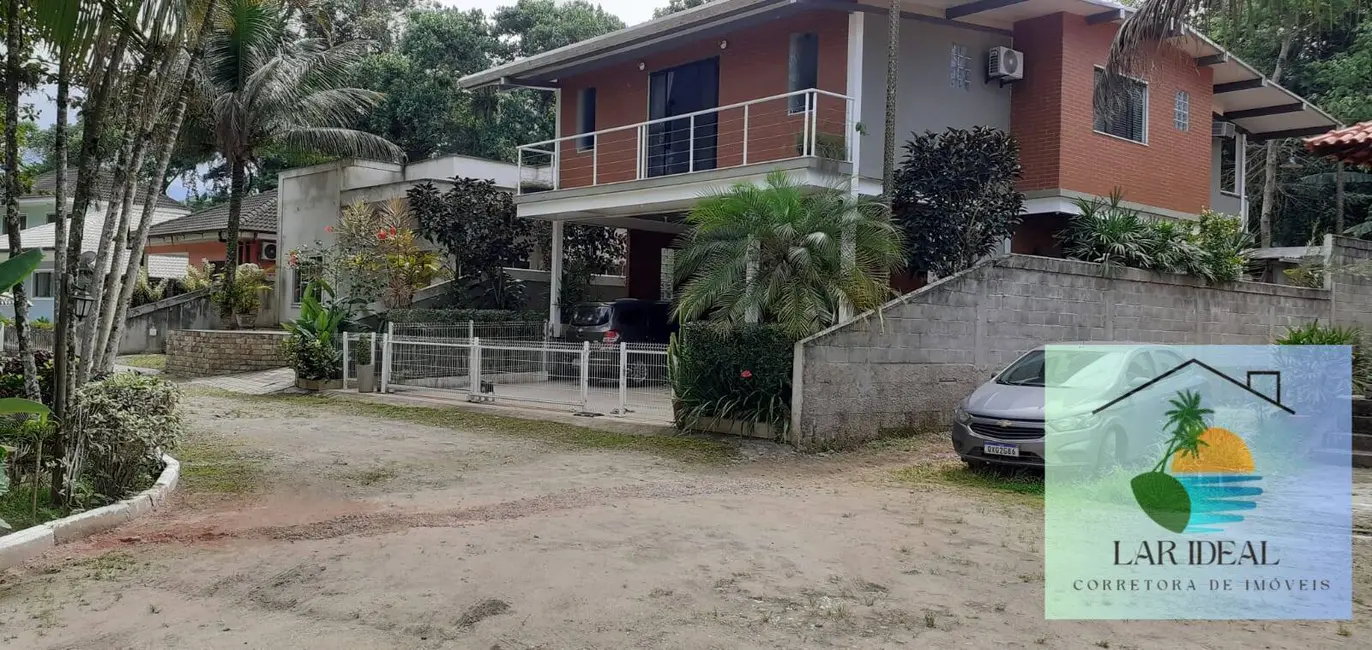 Foto 1 de Casa com 5 quartos à venda em Angra Dos Reis - RJ