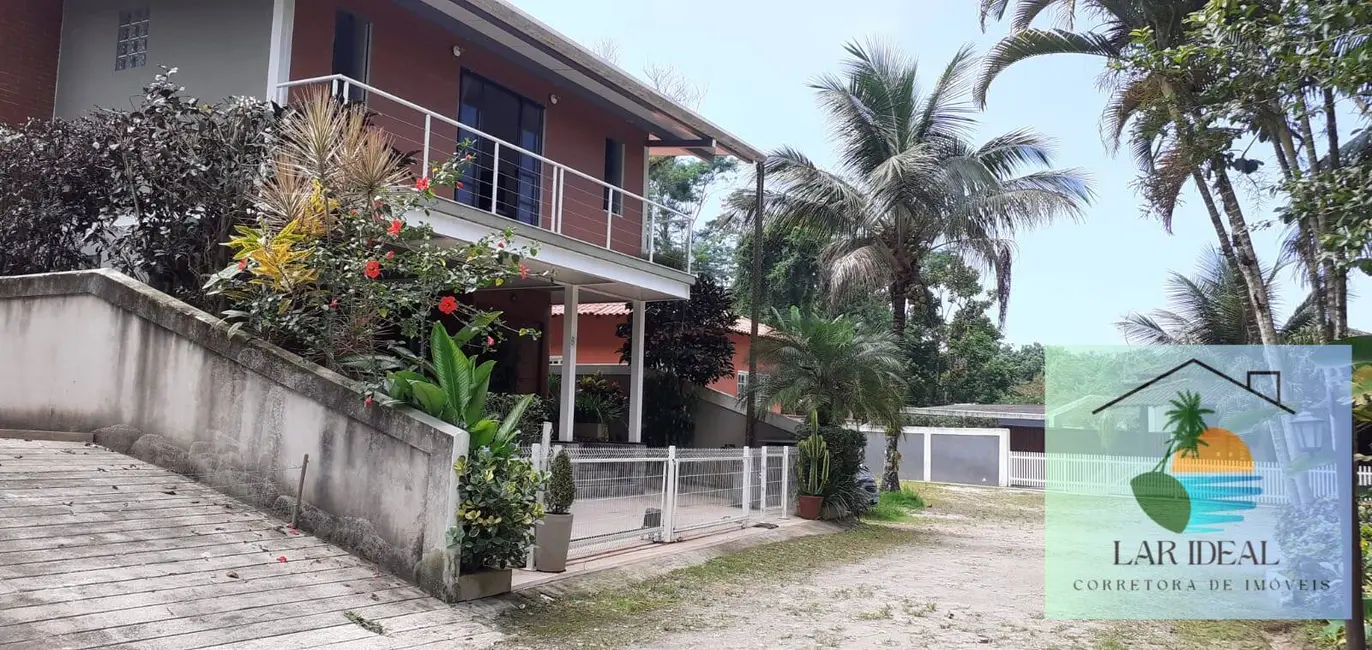 Foto 2 de Casa com 5 quartos à venda em Angra Dos Reis - RJ