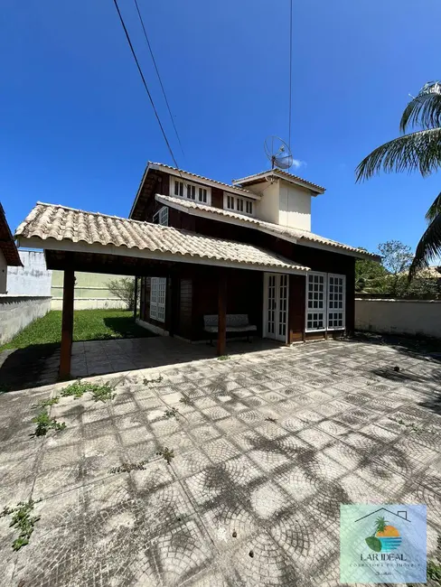 Foto 1 de Casa com 2 quartos à venda, 315m2 em Araruama - RJ