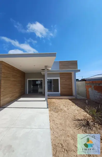 Foto 1 de Casa com 2 quartos à venda em Saquarema - RJ