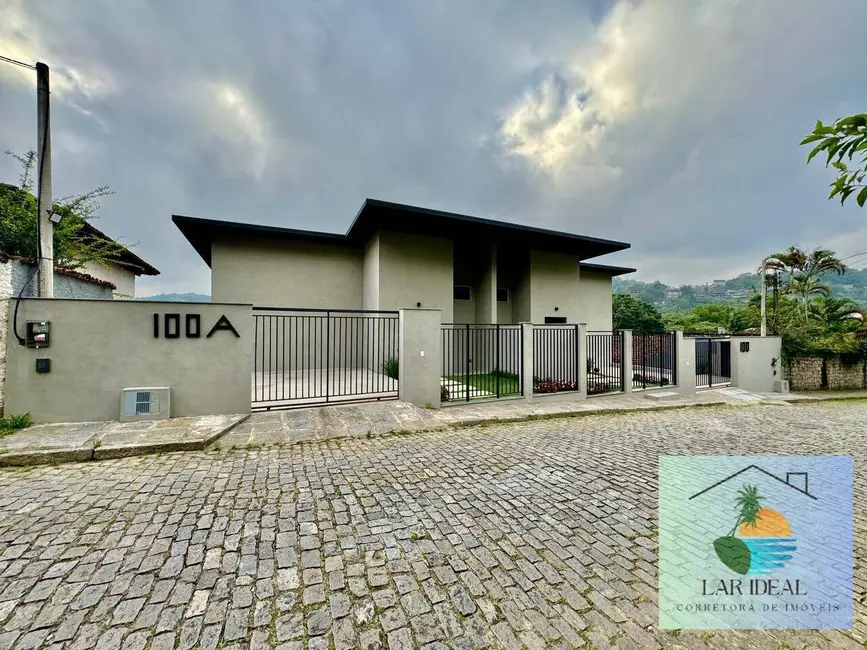 Foto 2 de Casa com 3 quartos à venda, 1000m2 em Petropolis - RJ