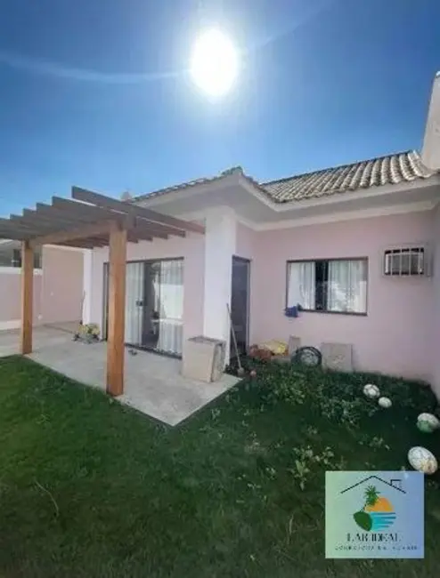 Foto 1 de Casa com 3 quartos à venda em Araruama - RJ