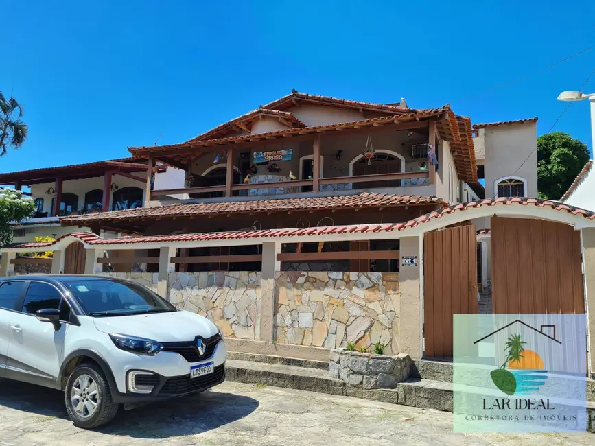Foto 2 de Casa com 7 quartos à venda em Araruama - RJ