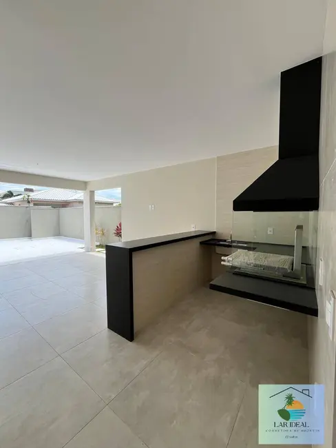 Casa com 3 quartos à venda, 300m2 em Nova São Pedro, Sao Pedro Da Aldeia - RJ - imagem 8 Foto 8 de Casa com 3 quartos à venda, 300m2 em Nova São Pedro, Sao Pedro Da Aldeia - RJ