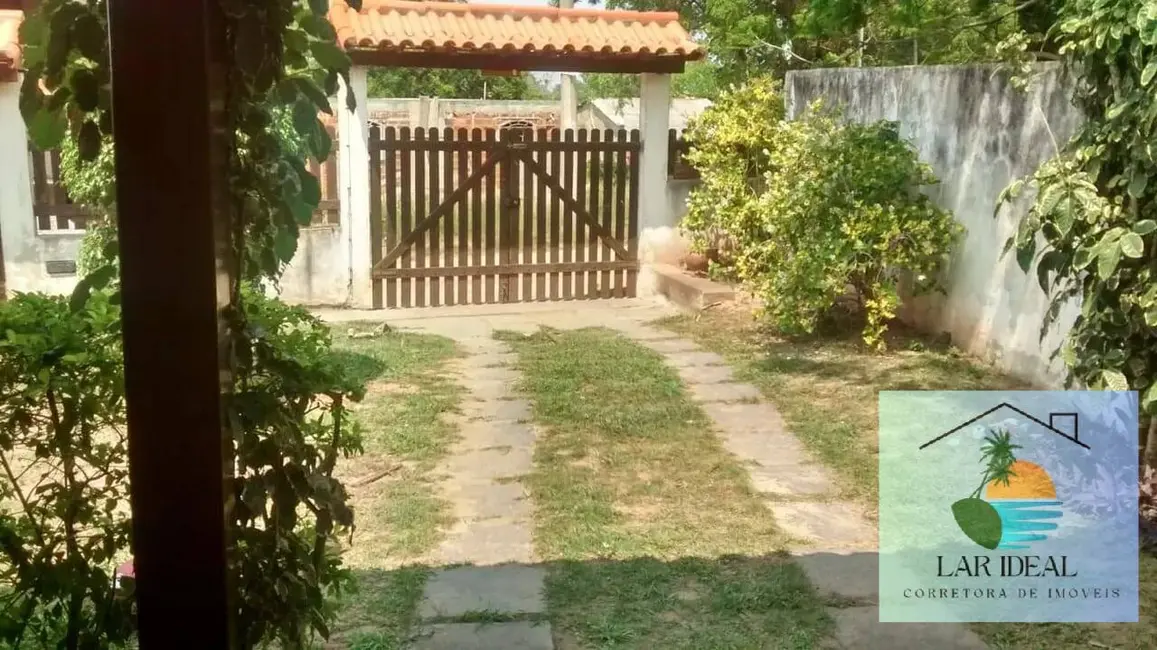 Foto 8 de Casa com 3 quartos à venda em Araruama - RJ