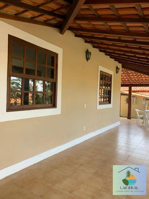 Foto 4 de Casa com 4 quartos à venda, 450m2 em Araruama - RJ