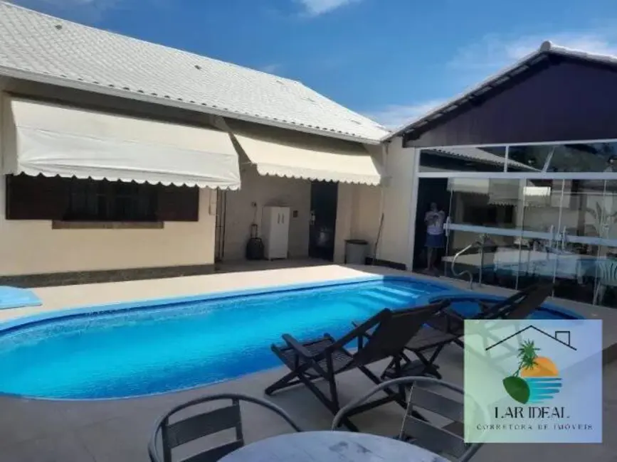 Foto 2 de Casa com 4 quartos à venda em Centro, Iguaba Grande - RJ