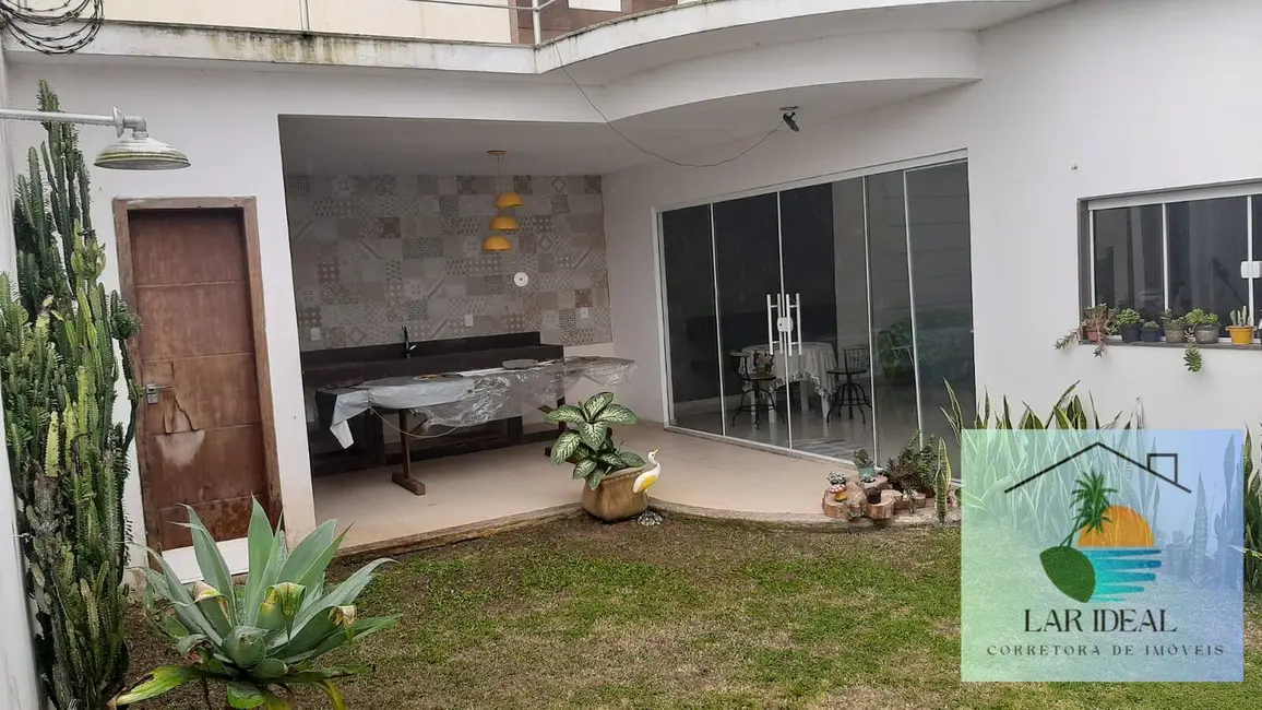 Foto 3 de Casa com 3 quartos à venda em Verdes Mares, Rio Das Ostras - RJ
