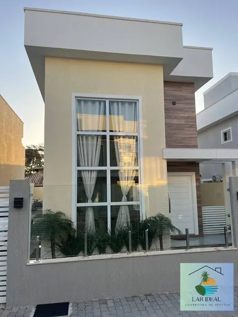 Foto 2 de Casa com 3 quartos à venda, 360m2 em Extensão do Bosque, Rio Das Ostras - RJ