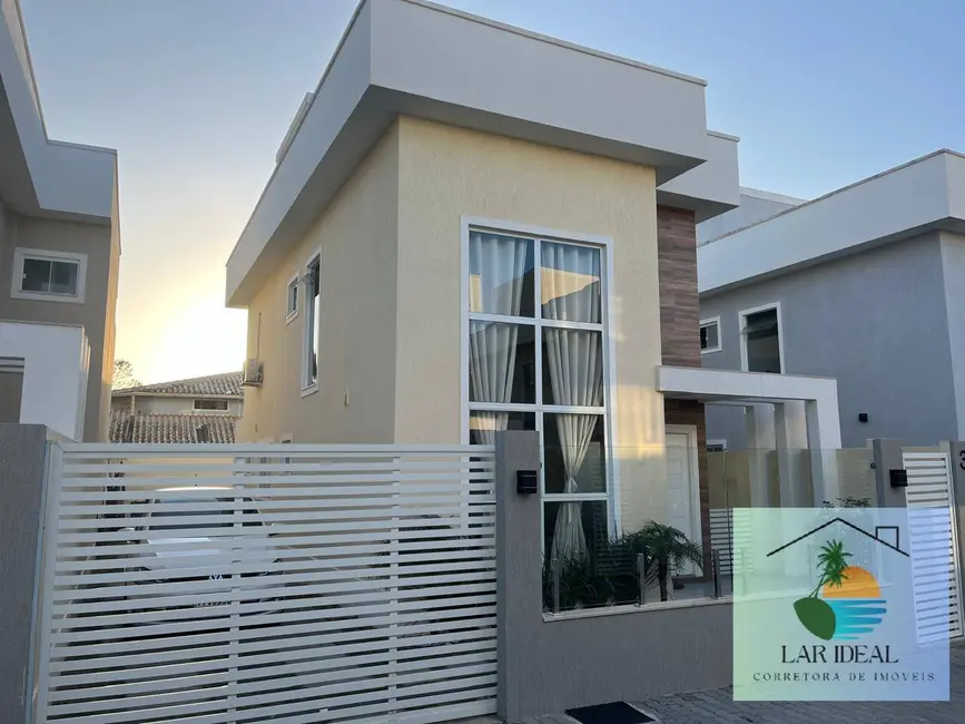 Foto 1 de Casa com 3 quartos à venda, 360m2 em Extensão do Bosque, Rio Das Ostras - RJ