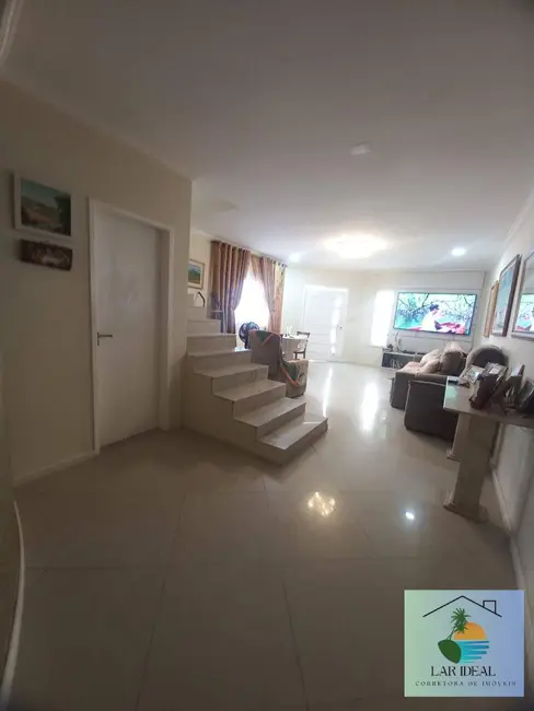 Foto 2 de Casa com 3 quartos à venda, 225m2 em Palmeiras, Cabo Frio - RJ