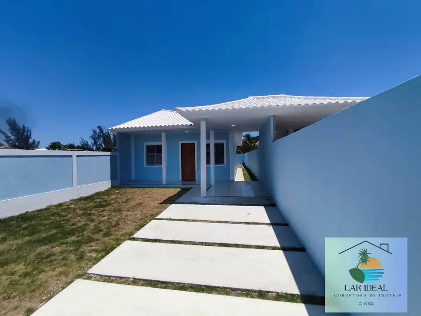 Foto 2 de Casa com 3 quartos à venda, 300m2 em Araruama - RJ