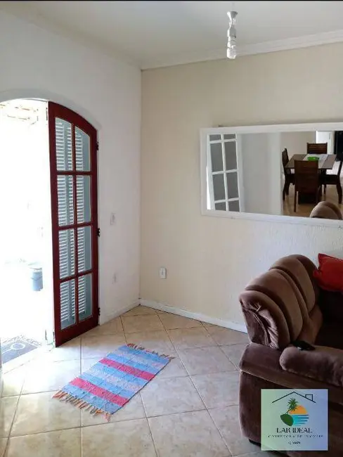 Foto 3 de Casa com 3 quartos à venda, 200m2 em Jardim Peró, Cabo Frio - RJ