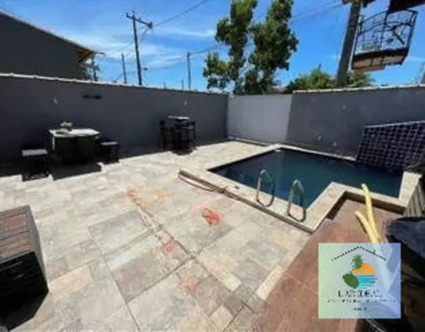 Casa com 2 quartos à venda em Cabo Frio - RJ - imagem 2 Foto 2 de Casa com 2 quartos à venda em Cabo Frio - RJ