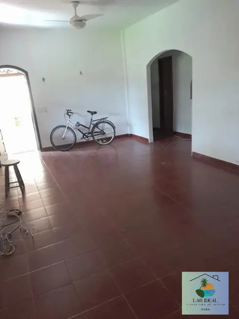 Foto 9 de Casa com 4 quartos à venda em Araruama - RJ