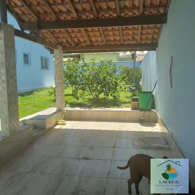 Foto 4 de Casa com 2 quartos à venda, 300m2 em Araruama - RJ