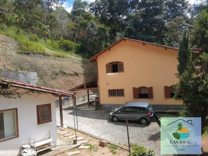 Foto 2 de Casa com 3 quartos à venda, 220m2 em Nova Friburgo - RJ