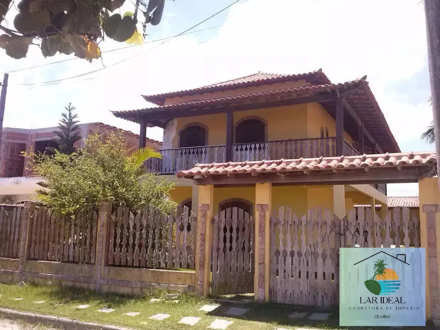 Foto 1 de Casa de Condomínio com 3 quartos à venda, 360m2 em Araruama - RJ