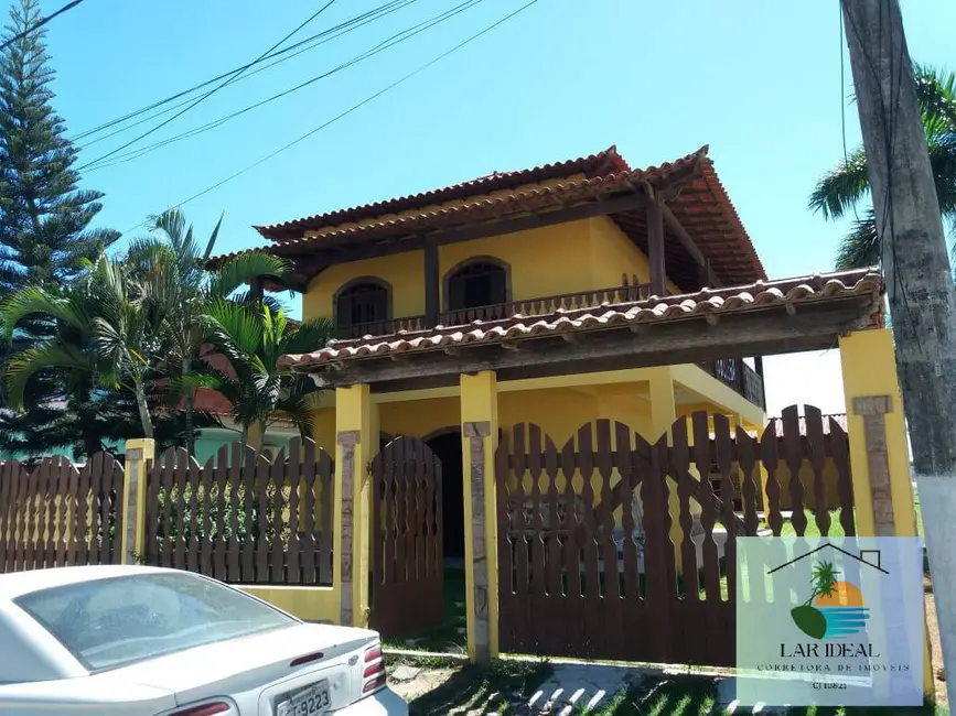 Foto 2 de Casa de Condomínio com 3 quartos à venda, 360m2 em Araruama - RJ