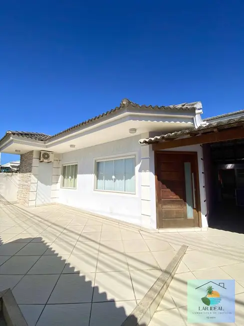 Foto 1 de Casa com 4 quartos à venda, 300m2 em Cabo Frio - RJ