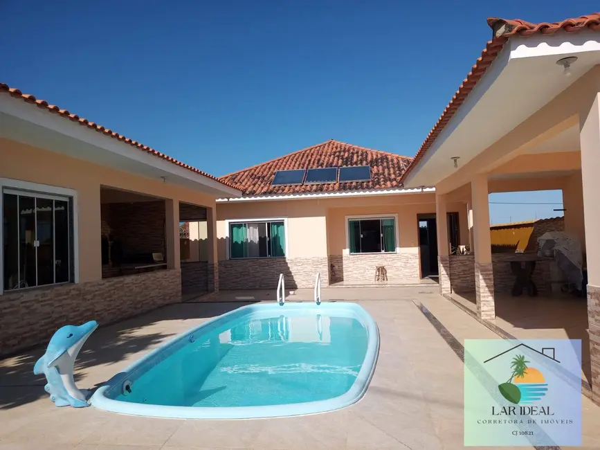 Foto 4 de Casa com 2 quartos à venda, 138m2 em Araruama - RJ