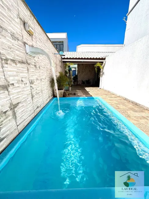 Foto 1 de Casa com 2 quartos à venda em Cabo Frio - RJ